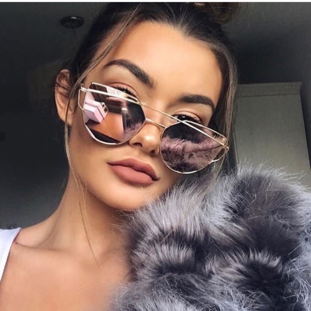 Rose Gold Mirrored Sunglasses - Picture 6 of 7